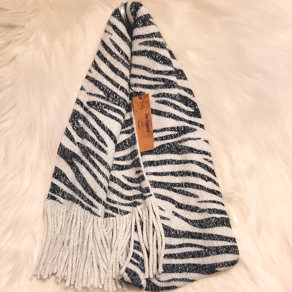 🌴 NWT Pier 1 Imports White And Black Zebra Print Reversible Scarf And Fringe